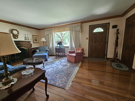 4th image of 48 N Market St