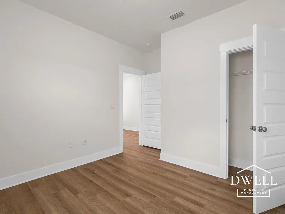 1009 Hayward Loop