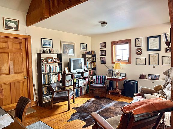 2nd image of 34 Hornells Way