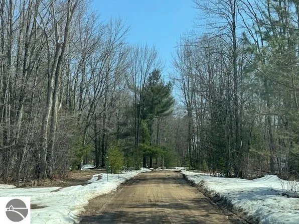 70 SE East Trl, Kalkaska, MI 49646