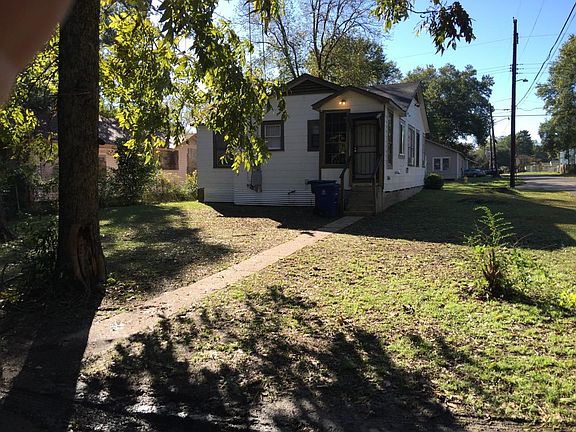 3rd image of 2826 Quinton St