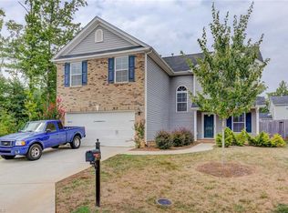 2723 Quail Oaks Dr, Greensboro, NC 27405