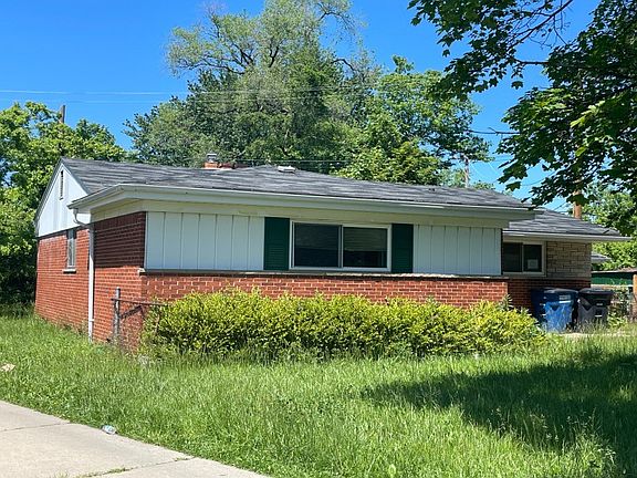 3rd image of 28366 Mackenzie Dr