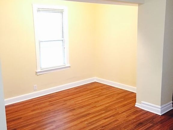 5th image of 2218 N Lorel Ave #2