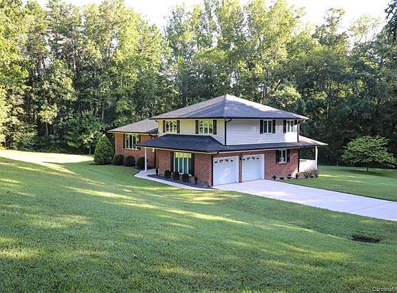 2nd image of 125 Tybeth Cir