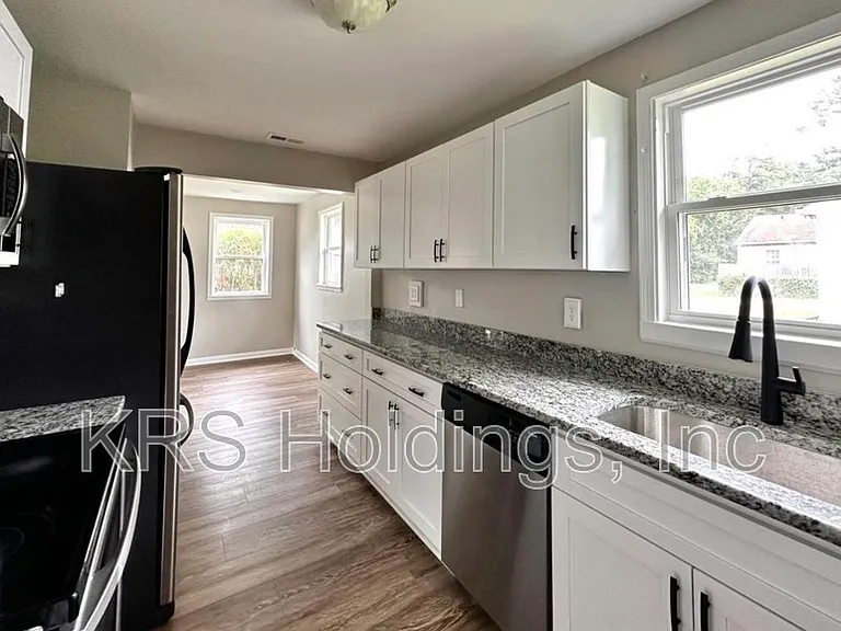 115 Orange Dr — Photo 4