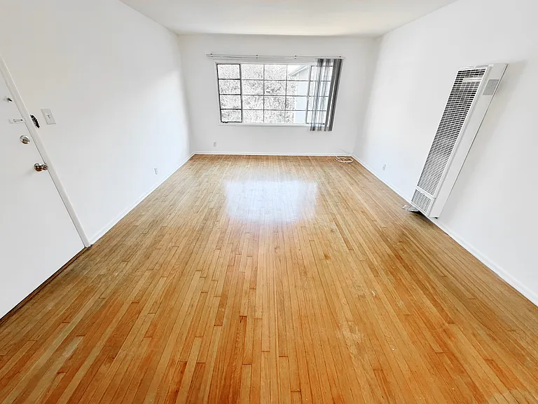 235 E California Blvd — Photo 33