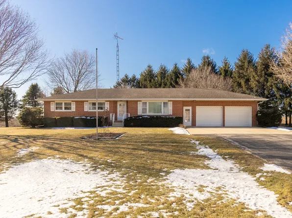 403 Walnut St, Leonore, IL 61332