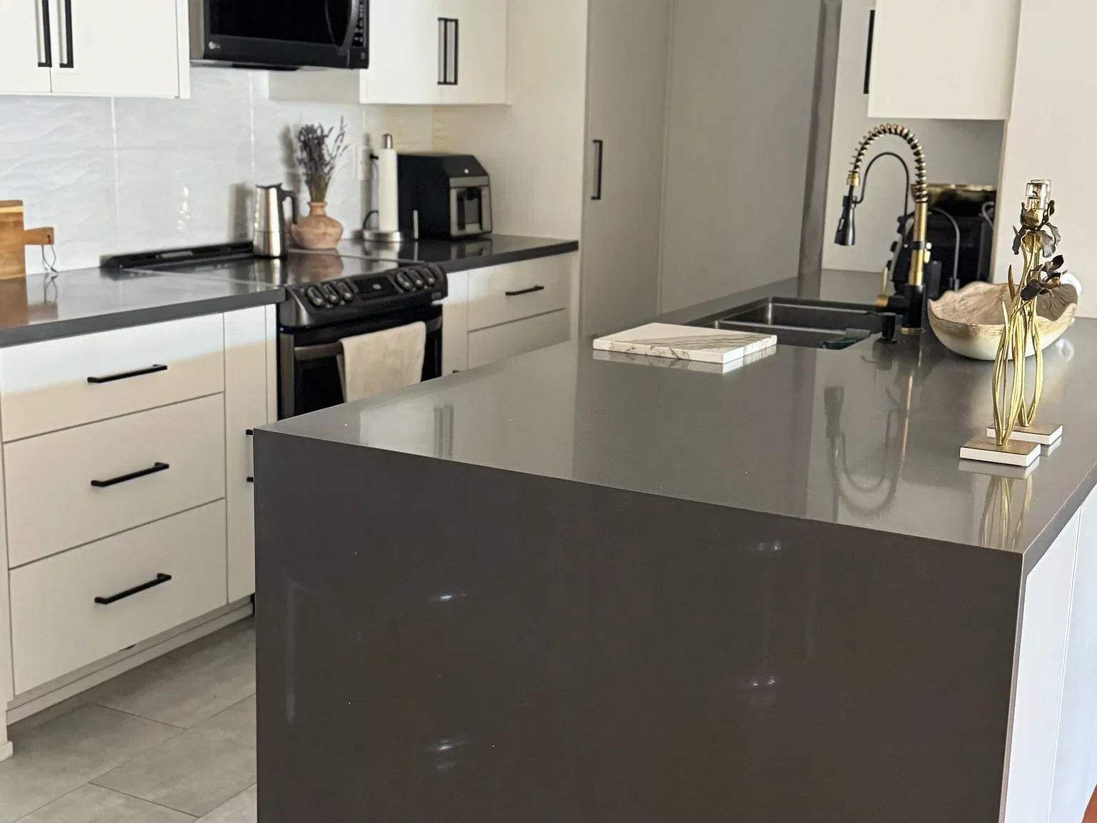 5334 Lindley Ave — Photo 2