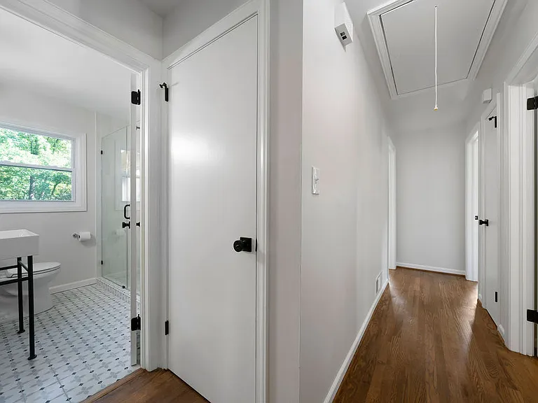 1370 Angus Trl SW — Photo 24