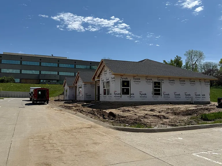 5259 N River Blvd NE — Photo 3