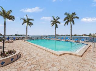 5200 Brittany Dr S APT 1301, Saint Petersburg, FL 33715