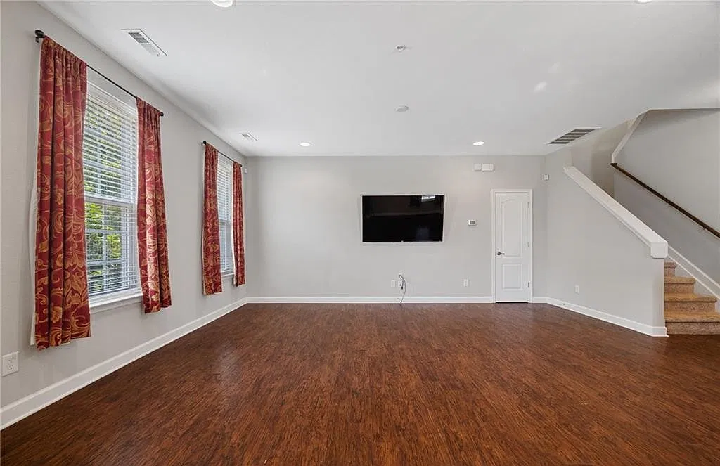 623 Freeman Dr - 1 — Photo 3