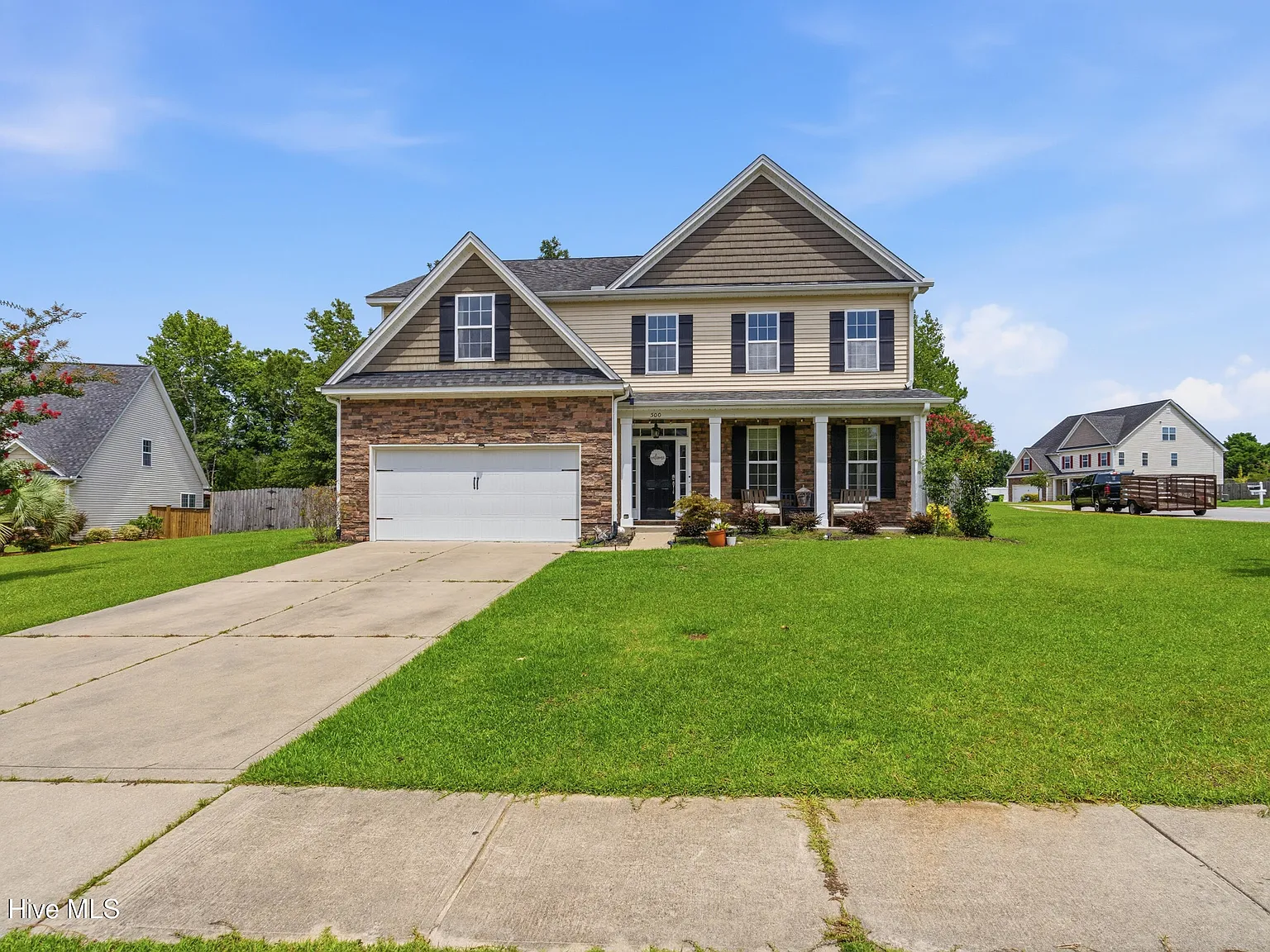 4 bed, 2.5 bath, $2,800 — Photo 2