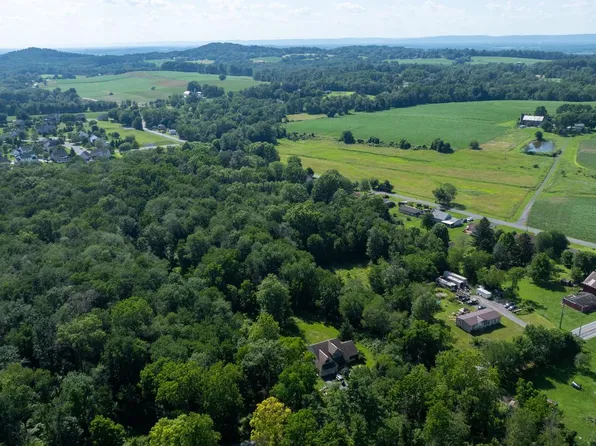 2820 Chestnut Rd, Elizabethtown, PA 17022