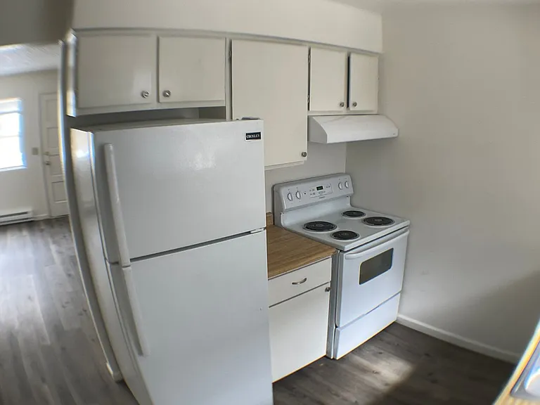 2110 N East St — Photo 9