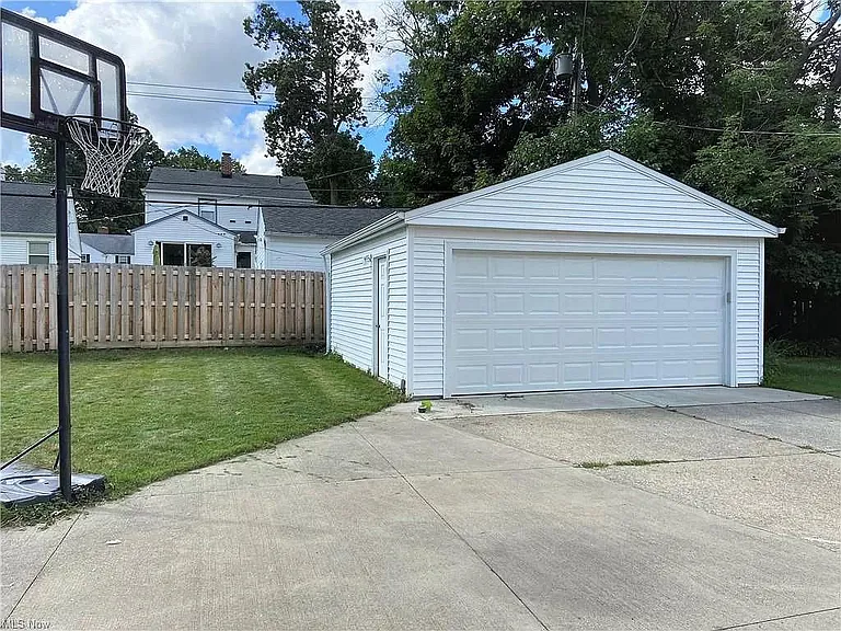 24108 E Silsby Rd — Photo 23