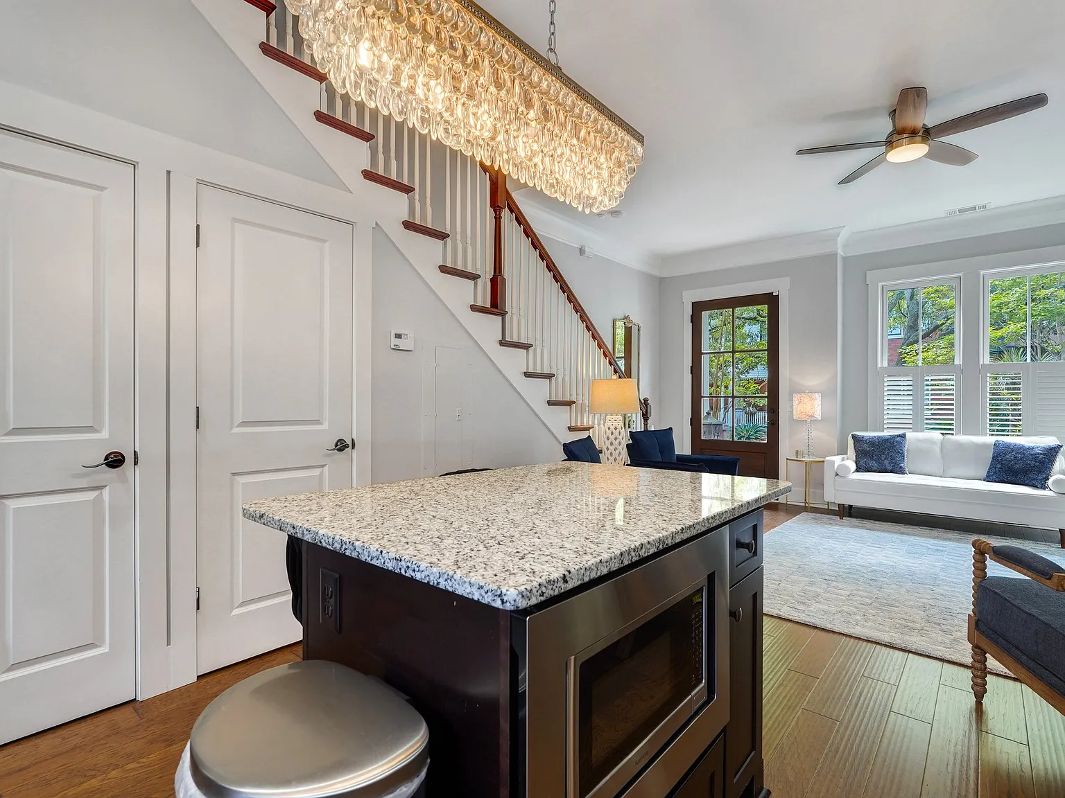 3 bed, 2.5 bath, 1397 sqft, $4,500 — Photo 3