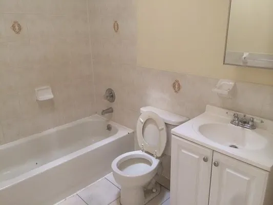 Rented by Elite NY Holdings | media 20