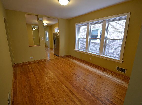 3rd image of 5906 N Mulligan Ave