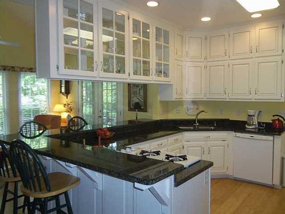 3rd image of 7028 River Run Dr