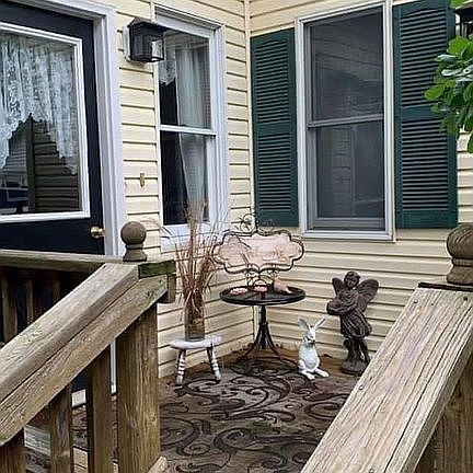 2nd image of 312 W Everett St