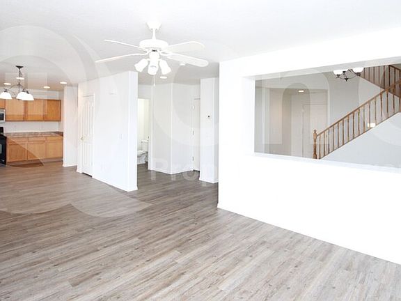 5th image of 3011 S 71st Dr