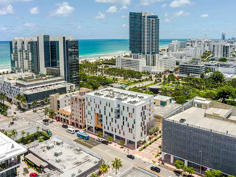 The Anamar at Collins Park — Photo 31