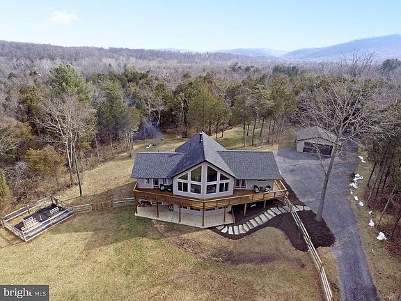 4th image of 738 Shenandoah River Ln