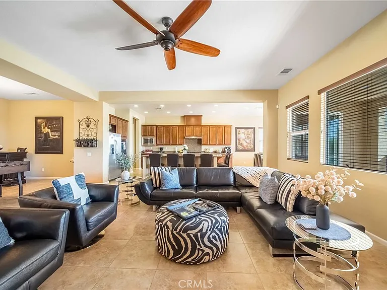 40834 Adriatico Ct — Photo 3