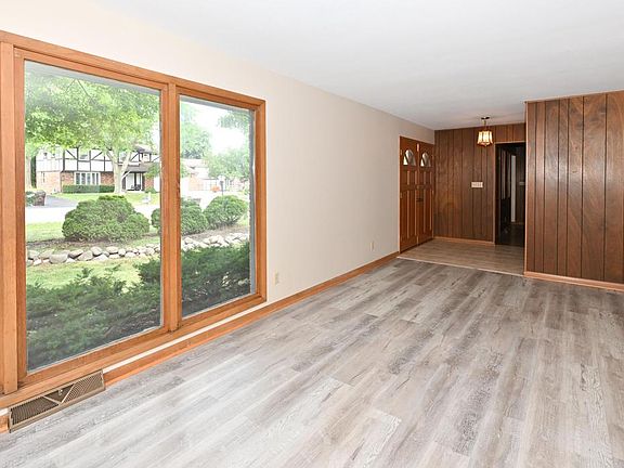 3rd image of 3660 S Joseph ROAD