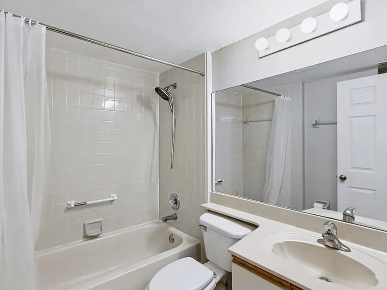 191 Bennington Dr #3 — Photo 32