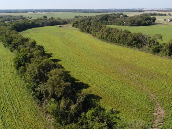 2867 Howard Rd, Waxahachie, TX 75165