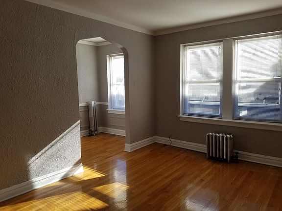 2nd image of 4427 N Seeley Ave APT 305
