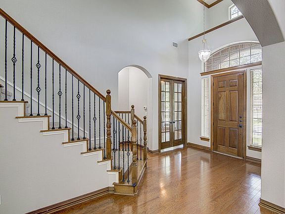 5th image of 1425 River Forest Dr
