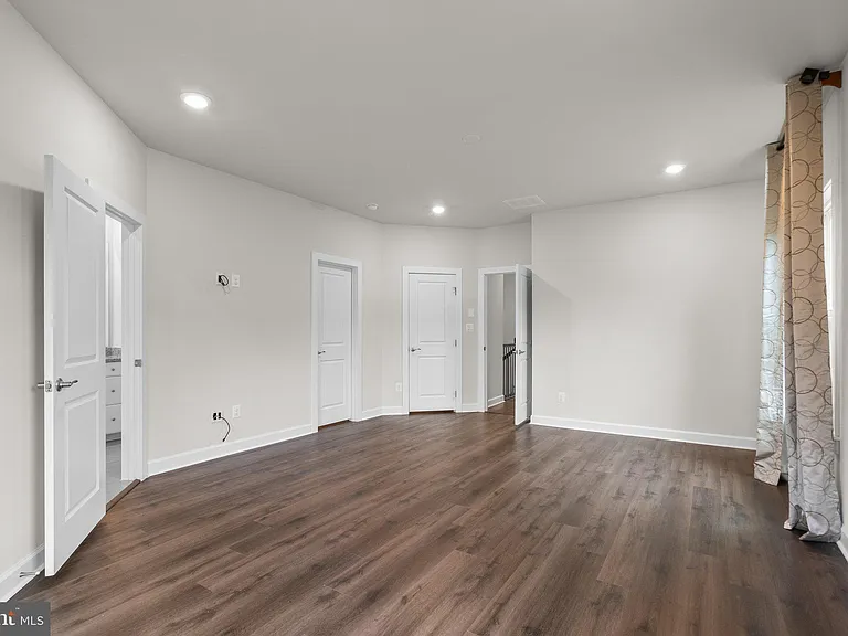 9271 Wood Violet Ct — Photo 17