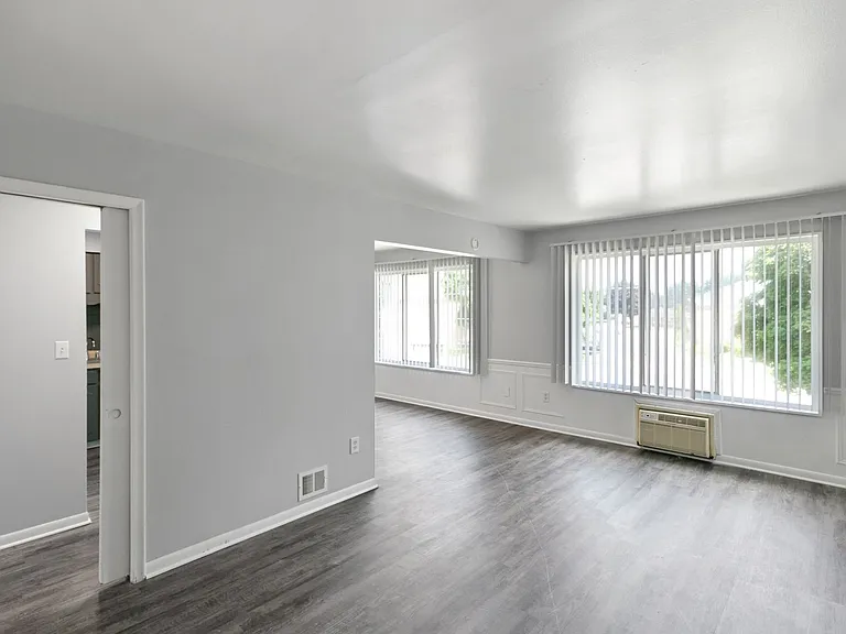 1815 Potomac Cir — Photo 14