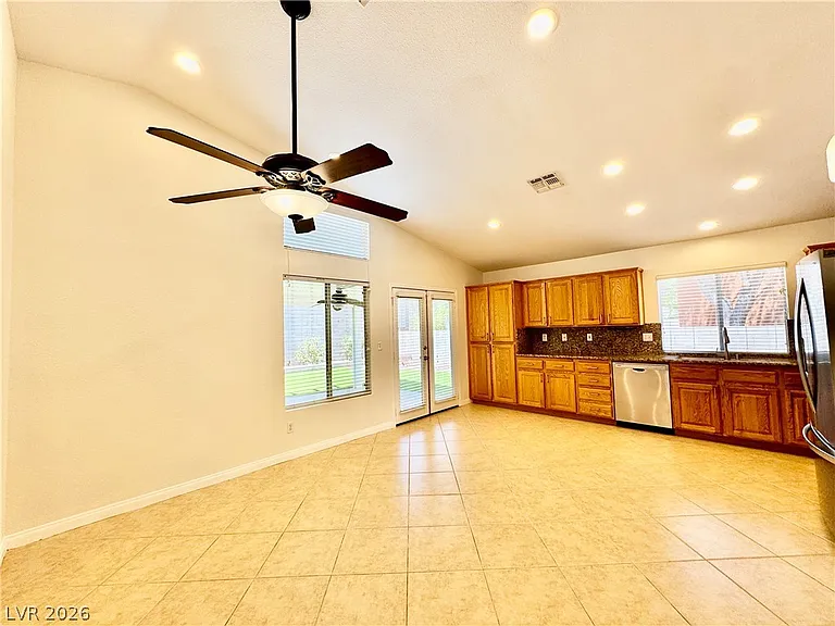 1437 Waterton Dr — Photo 5