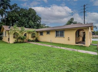 15860 NW 2nd Ave, Miami, FL 33169
