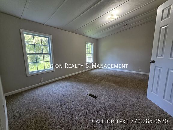 4th image of 38 Paradise Pl