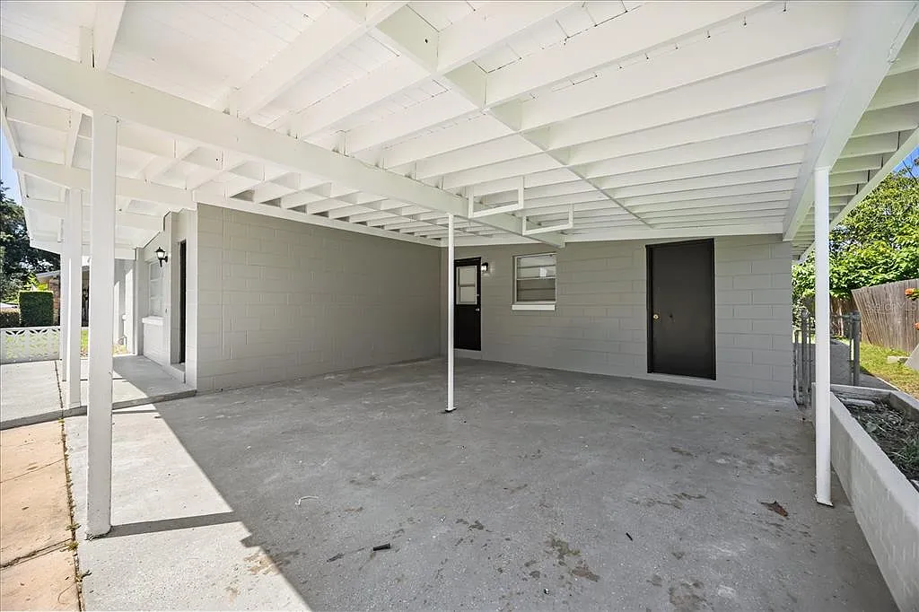 4 bed, 2.0 bath, 1627 sqft, $2,500 — Photo 2