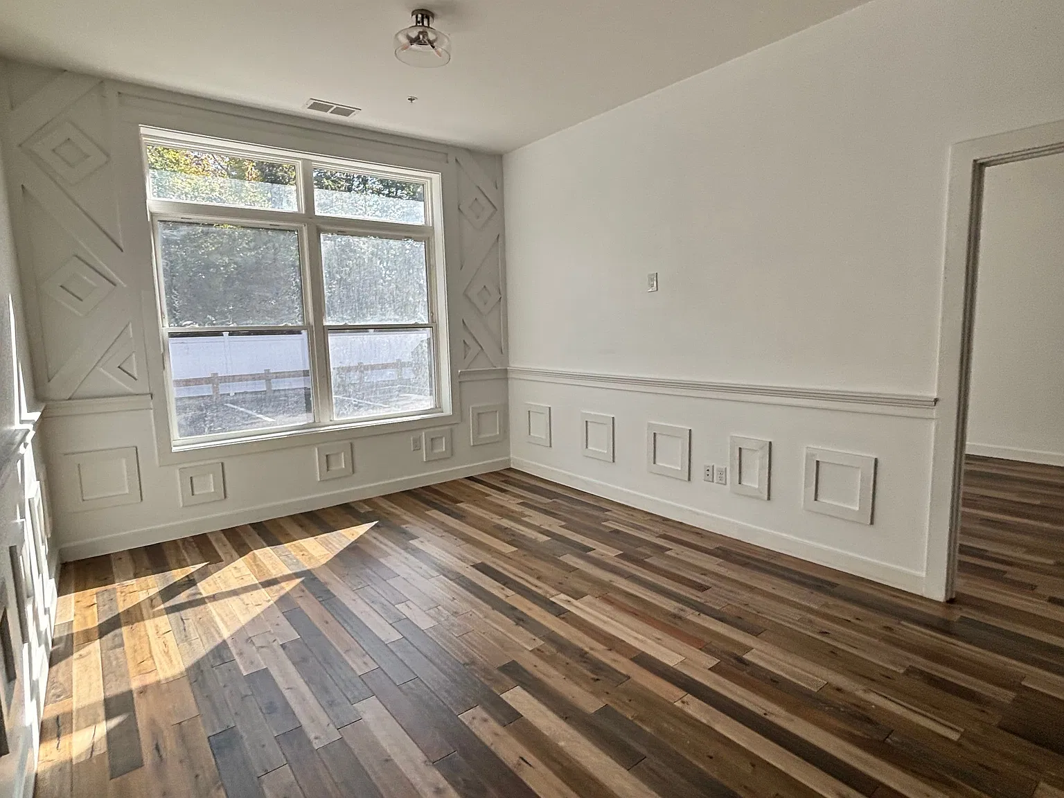 34 Harrington Avenue — Photo 4
