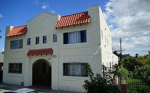 LB1846 — Photo 1
