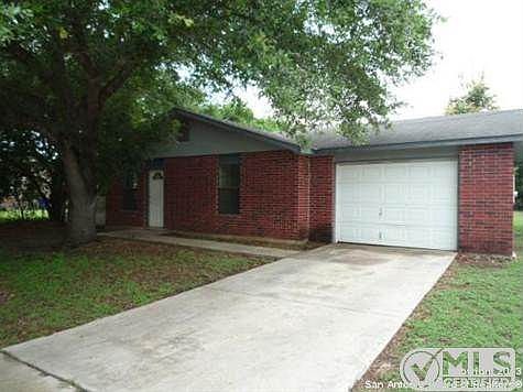 1st image of 2607 Holly Hill Dr