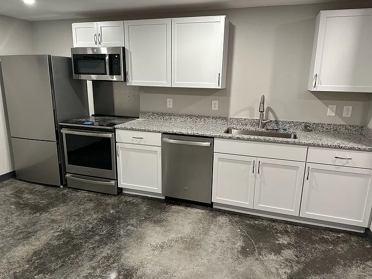 1205 S Rogers St — Photo 3