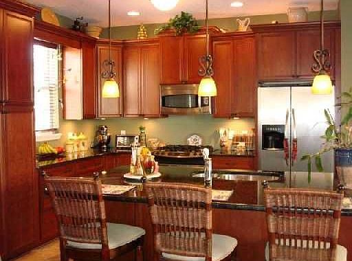 Eat-in Island Kitchen loaded!