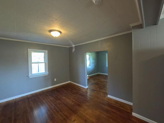 5th image of 2628 Ridge Rd