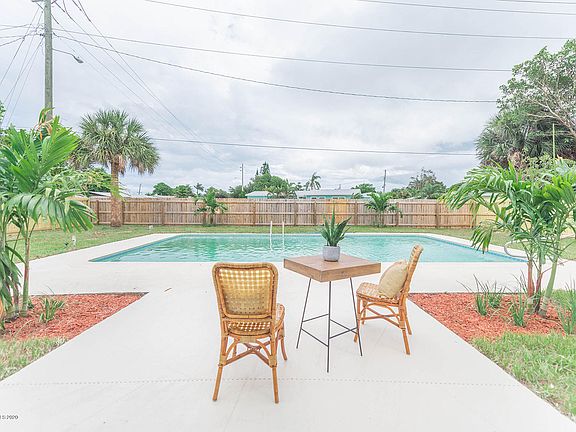 3rd image of 260 Melaleuca Dr