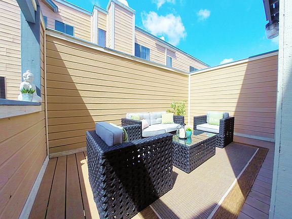 4th image of 9270 Towne Centre Dr Unit 32