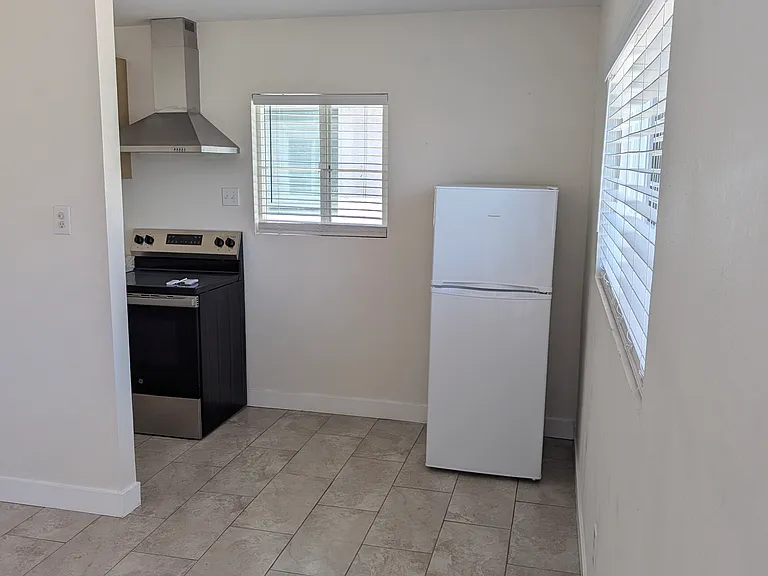 305 N 15th St #D — Photo 1